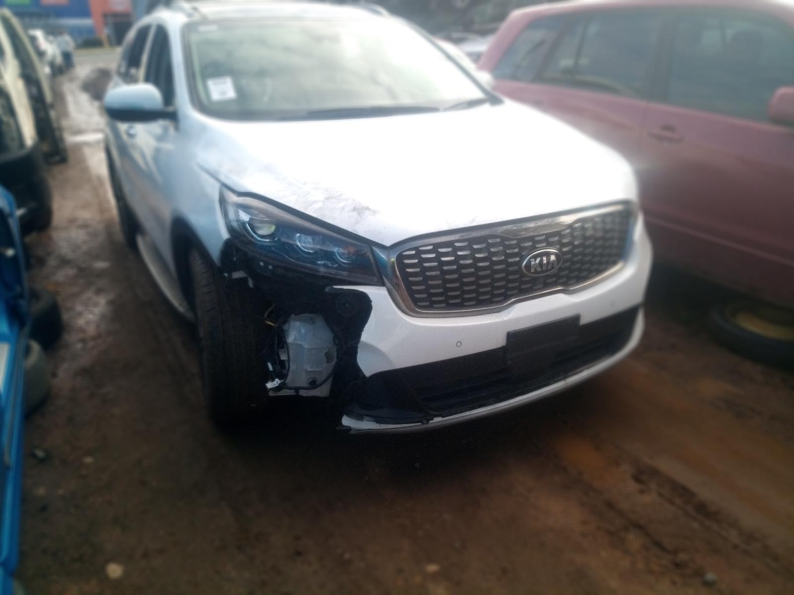 View Auto part Left Rear Trailing Arm Kia Sorento 2018