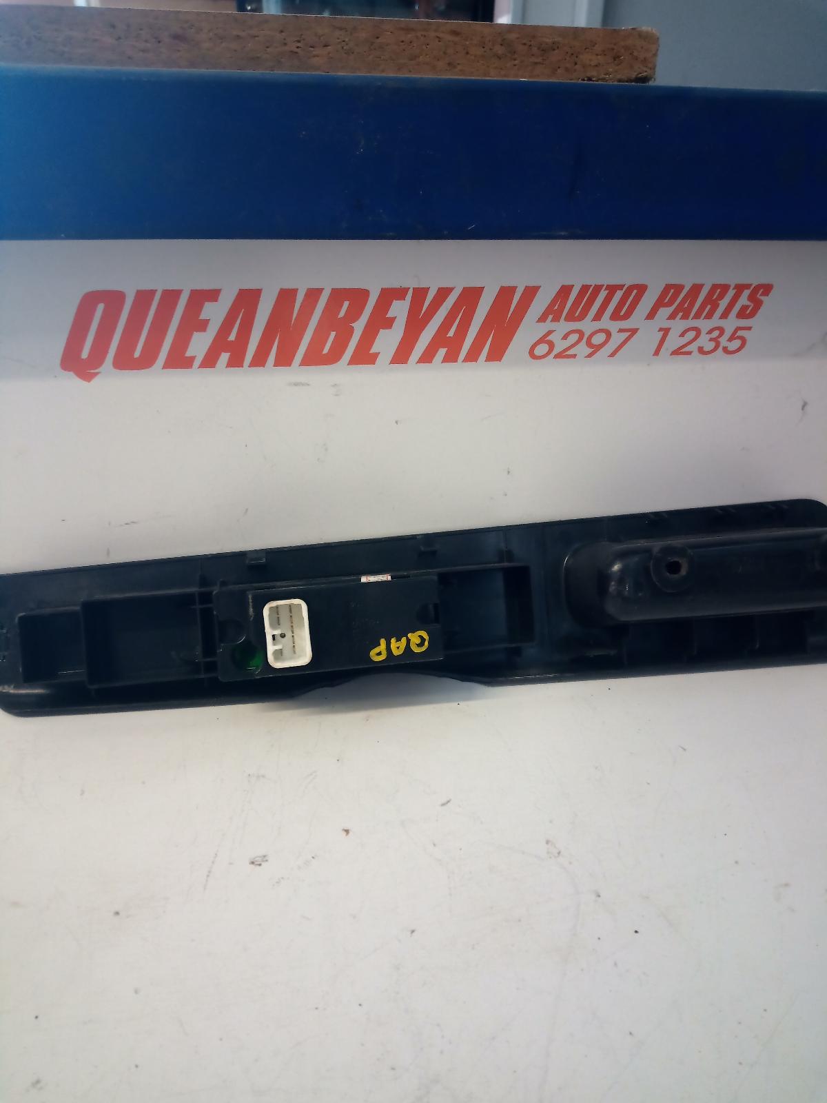View Auto part Pwr Dr Wind Switch Holden Rodeo 2004
